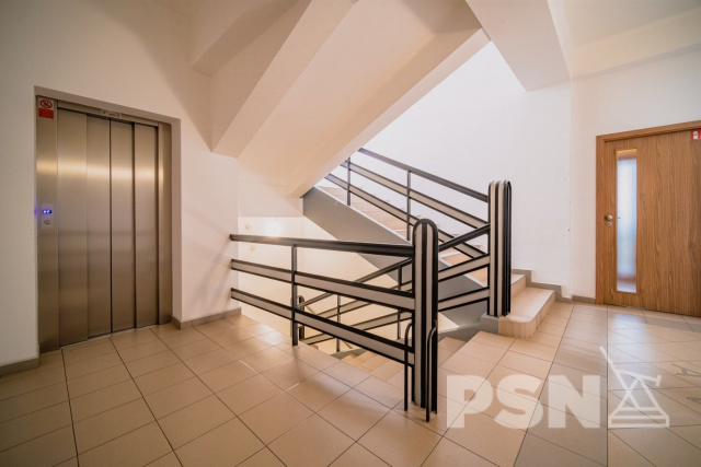 Kanceláře 20m2 až 120m2 s možností parkování v centru Hradce Králové - 15/16