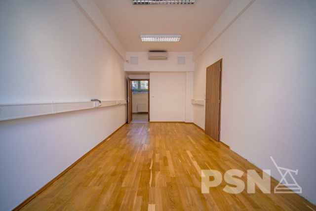 Kanceláře 20m2 až 120m2 s možností parkování v centru Hradce Králové - 12/16