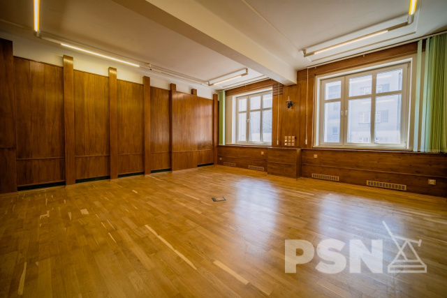 Kanceláře 20m2 až 120m2 s možností parkování v centru Hradce Králové - 11/16