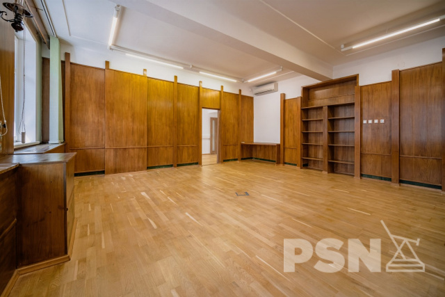 Kanceláře 20m2 až 120m2 s možností parkování v centru Hradce Králové - 10/16