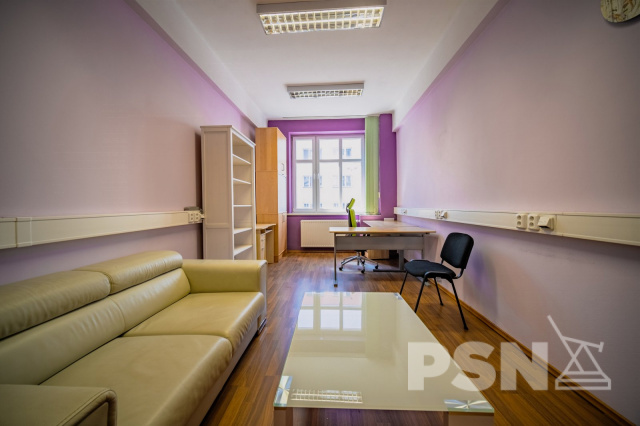 Kanceláře 20m2 až 120m2 s možností parkování v centru Hradce Králové - 6/16