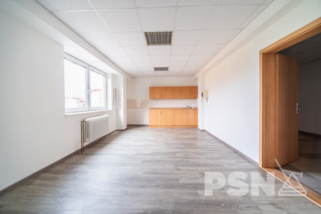 Kanceláře různých velikostí v Hradci Králové s parkováním - 5/17